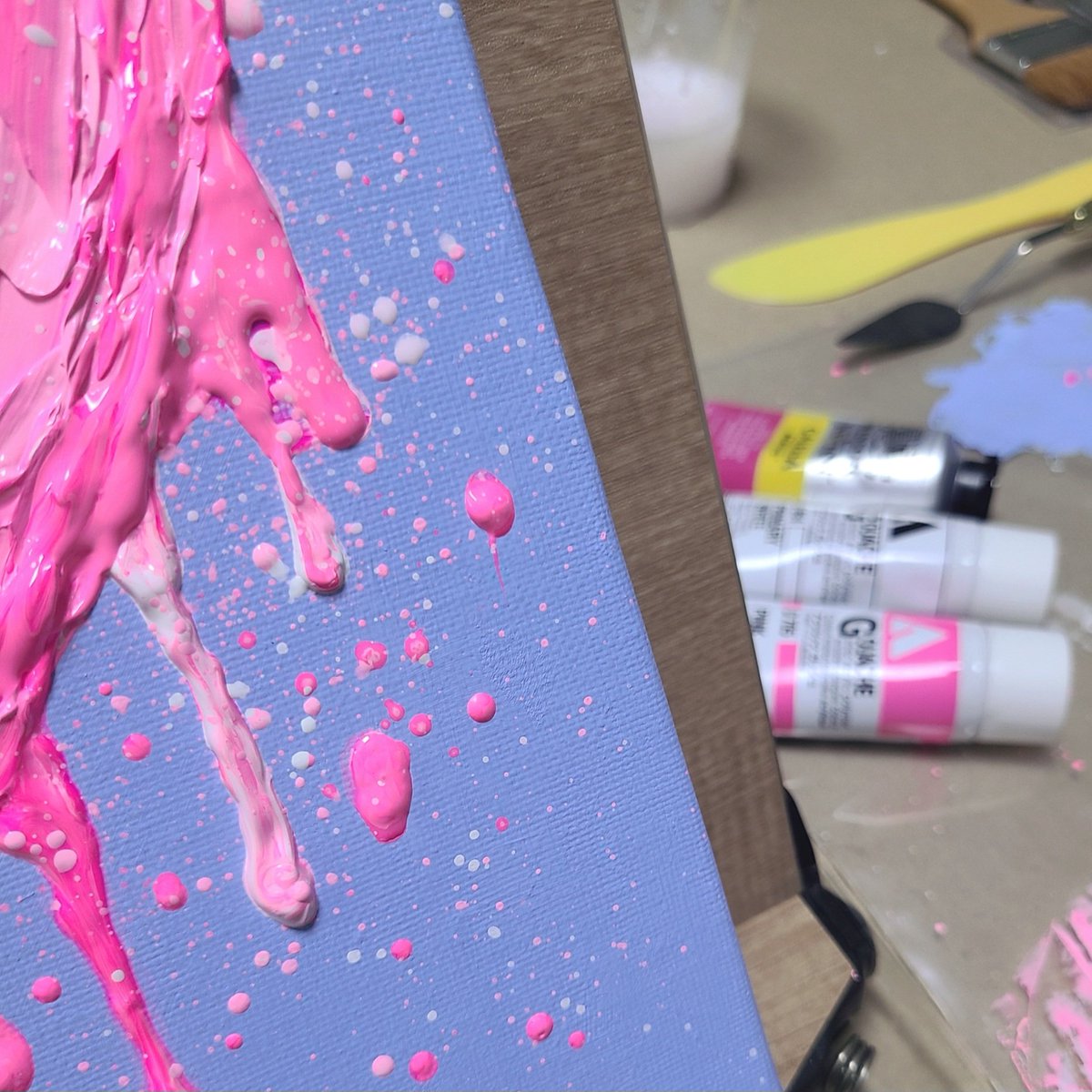 새로운 작업중~🎨🖌 
NFT아트로 그림을 다시 시작한 이후,
지금 AI아트 발전속도가 어마하게 빠른데, 
피지컬도 하고 싶고,
다 잘할수는 없을텐데..
포기 못하는 나...🎨🖌
#피지컬