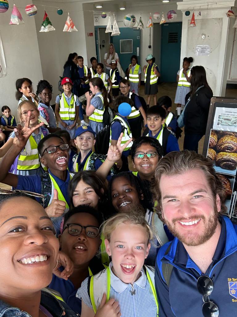StTeresasHarrow's tweet photo. Year 4 have had a wonderful day at @london_aquarium as part of our #BlueAbyss topic.
We were able to see fascinating sea creatures like jellyfish 🪼, turtles 🐢 and even sharks 🦈 up close!
#StTs 🐠 https://t.co/Hjzlf1SFFY