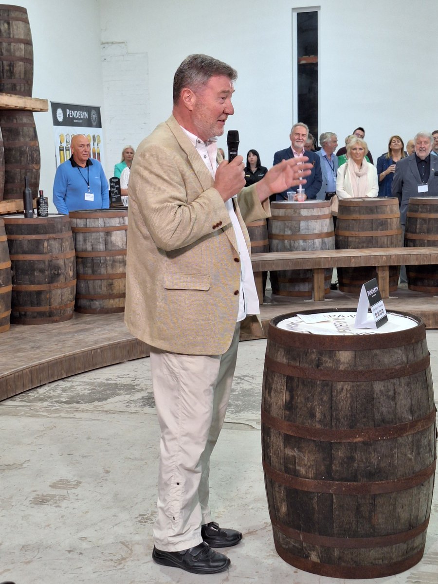 Lawrence Bailey tweet media