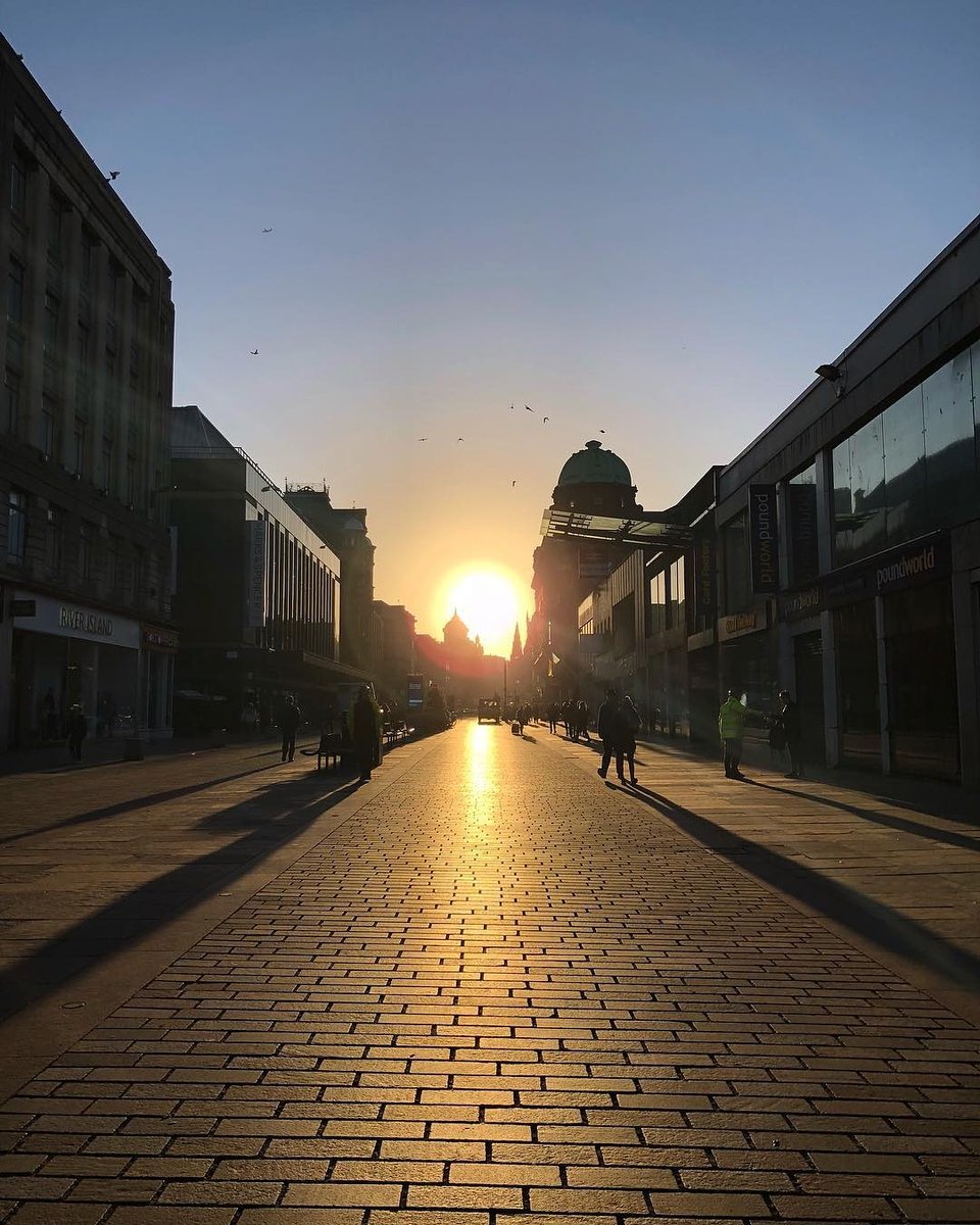UniStrathclyde's tweet photo. This weekend is the beginning of Glasgow's Fair Fortnight - a local public holiday. The University will be closed from Friday through to Monday. Have a well deserved long weekend, everyone! #StrathLife https://t.co/eD3ZvxBGjv