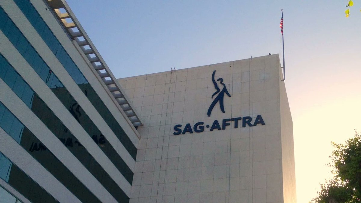 JonnyBlox's tweet image. SAG-AFTRA is officially going on strike, with the WGA strike already well underway!

Under the strike, actors are unable to film any productions, attend movie premieres, or take part in any press or social media campaigns.
For my FNaF followers, this most likely means we will see…