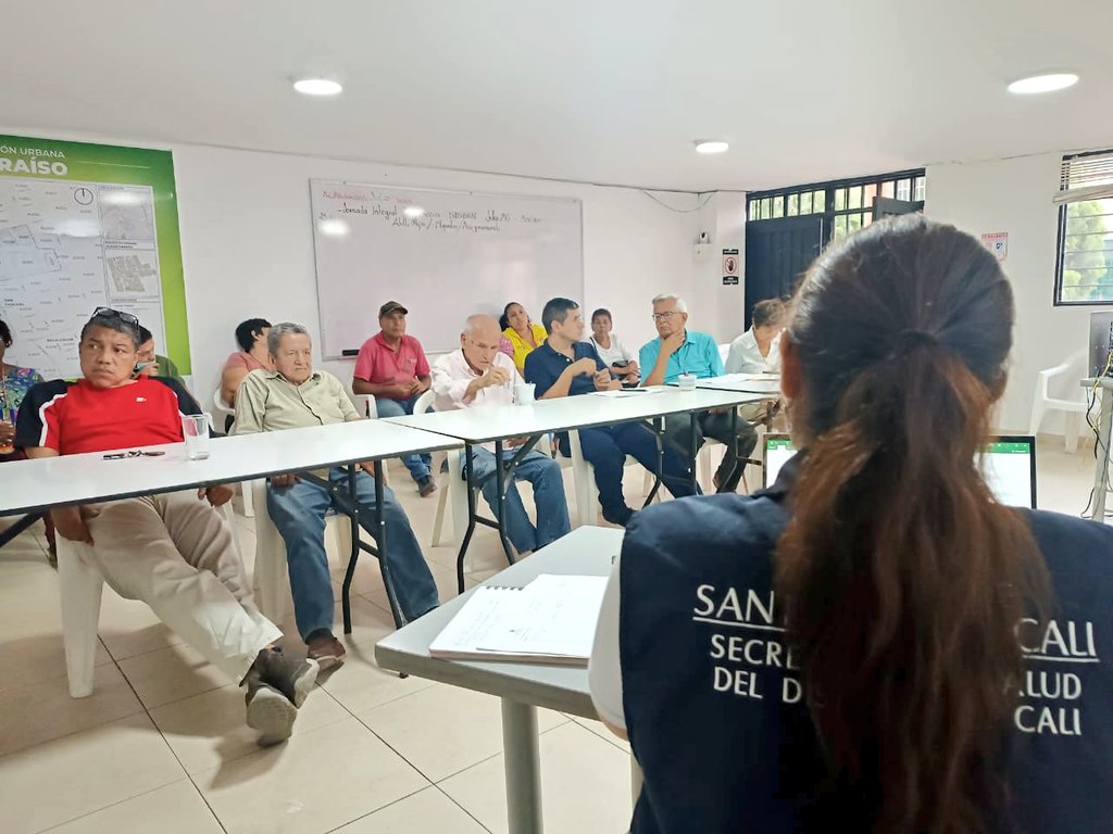 edrucali's tweet photo. Mesa de #EntornosSaludables con la comunidad de San Pascual para llevar a cabo diagnóstico de las condiciones sanitarias, ambientales y sociales del territorio 🧐y generar alternativas encaminadas a mejorar las condiciones de vida de sus habitantes💙❤️💚
#CATASEP #CiudadParaíso https://t.co/k3KKtceUOP