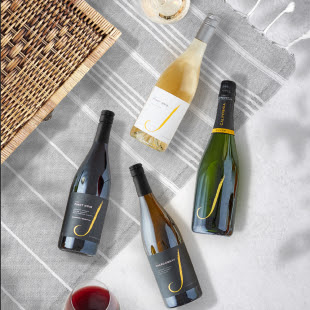 HenryFoxSales's tweet photo. Picnic, beach, or day on the boat? 🏖️  J is perfect for all summer outdoor occasions!!! 😎 

J Vineyards has an awarded portfolio and twist-off closures, making it the perfect pairing for summer! 🍷☀️

#JVineyards #wine https://t.co/F2JXTl8oTA