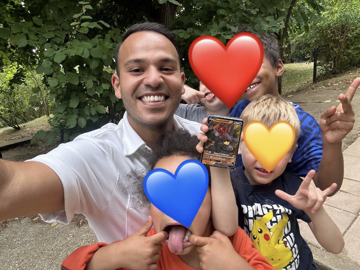 mohamedbouhafsi's tweet photo. Alors que les vacances démarrent, des centaines d’éducateurs en France protègent, donnent du bonheur à des milliers d’enfants protégés. Des enfants dès 3 ans retrouvent le sourire comme ici à la MECS du Bois-Renard à St-Prix. 
Hier j’ai vu l’engagement incroyable des éducs. MERCI https://t.co/ty7IsRFX0R