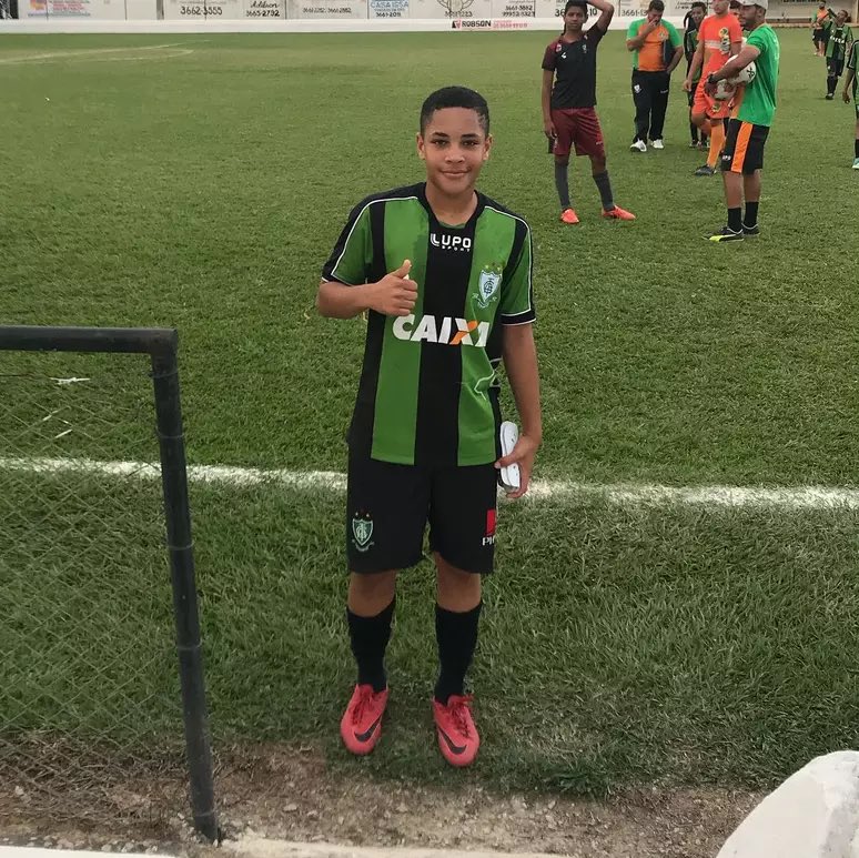 🚨 | América Mineiro, le club où Vitor Roque a été formé jusqu'à ses 14 ans, recevra 15% du transfert de l'attaquant comme convenu à l'époque avec l'Athletico Paranaense.

(<a href="/scapde_45/">Sergi Capdevila</a>)