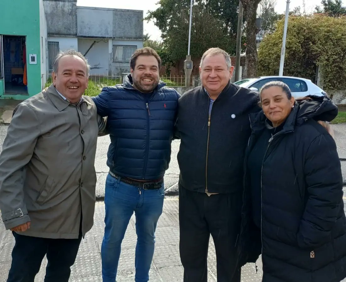 fabianrogelER's tweet photo. Hoy, jueves por la mañana, acompañamos a quien será el gobernador de la provincia, Rogelio Frigerio, en la localidad de Feliciano. 

https://t.co/itb9EIpHJb https://t.co/q7DNp8TVvw
