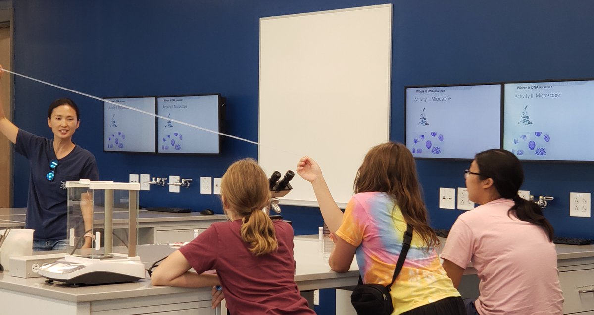TAMUBCBP's tweet image. This summer, we have welcomed Texas high-school students to our guided campus tours, where they participated in STEM activities provided by #BCBP, @TAMUChemistry,@TAMUPhysAstr. We're glad these students were able to experience a glimpse of #BCBP here at @aglifesiences!