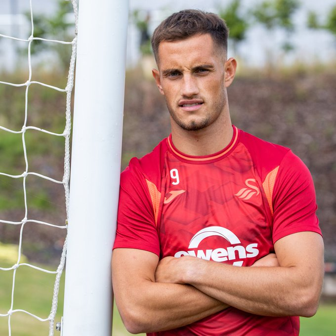 EFLInsider_'s tweet photo. Confirmed! Swansea have completed the signing of Blackpool frontman, Jerry Yates, for an undisclosed fee.

#Swans #UTMP #Swansea #BFC https://t.co/OaWc9lduUC