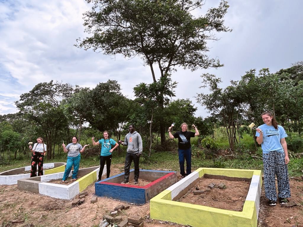 NhakaFoundation's tweet image. A day in the life of a Nhaka Foundation volunteer! Relationships are built, progress is made, and lives are impacted as a result. Contact us or visit our website to learn more about attending a future volunteer trip! 
#harambee #movingtogether #volunteerprogram