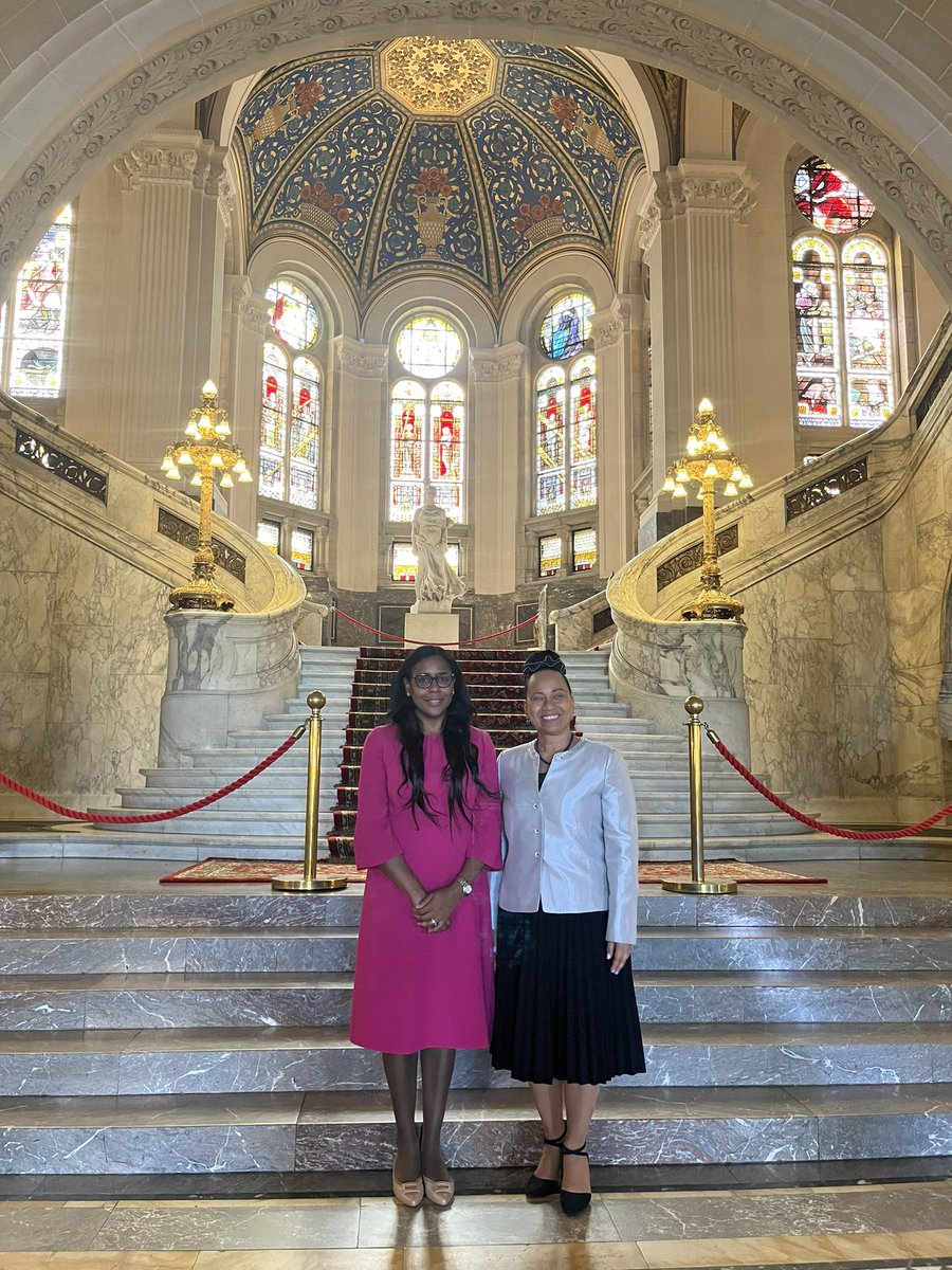JSBW78's tweet photo. Gracias a la Viceministra y coagente @etaylorjay por representar al más alto nivel los intereses y derechos de la comunidad Raizal del Archipiélago ante la @CIJ_ICJ. Gran victoria para las islas y para Colombia 🇨🇴 https://t.co/MwNWAq6Qjw