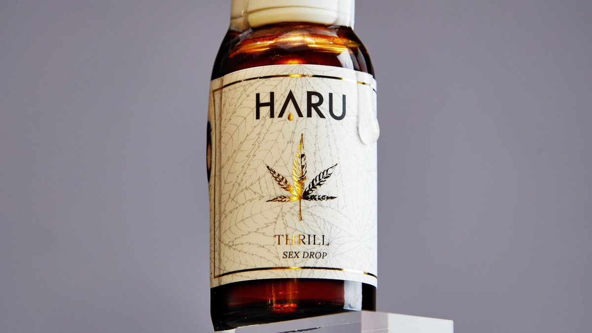 harunmore's tweet photo. It's #Moodthursday and we've got some FUN facts: Did you know that CBD can help improve your bedroom experience? It's true! Studies have shown that CBD can increase libido, reduce anxiety, and promote relaxation, making it the perfect addition to any "date night"! #CBDFact #HARU https://t.co/TvDnfOksvT