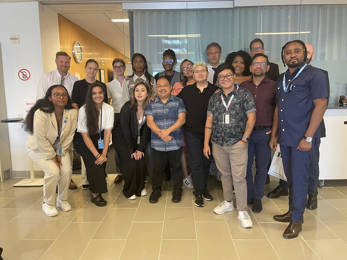 SwedenUN's tweet photo. Thank you to @RFSL_official’s Rainbow Advocacy Fellows for meeting with the 🇸🇪 HLPF-delegation, sharing issues, concerns and perspectives on human rights and the rights of #LGBTI persons as they relate to the #HLPF and the progress of the #SDGs, #2030Agenda and development aid. https://t.co/VeekpJBPop
