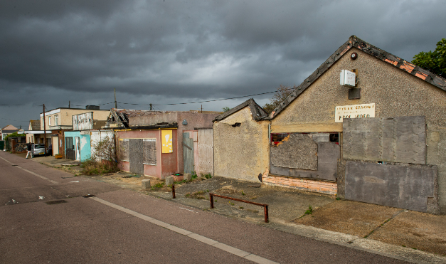 TradingFloorWs's tweet photo. @NoContextBrits Jaywick twinned with the Golan heights https://t.co/oEu6tQmezm