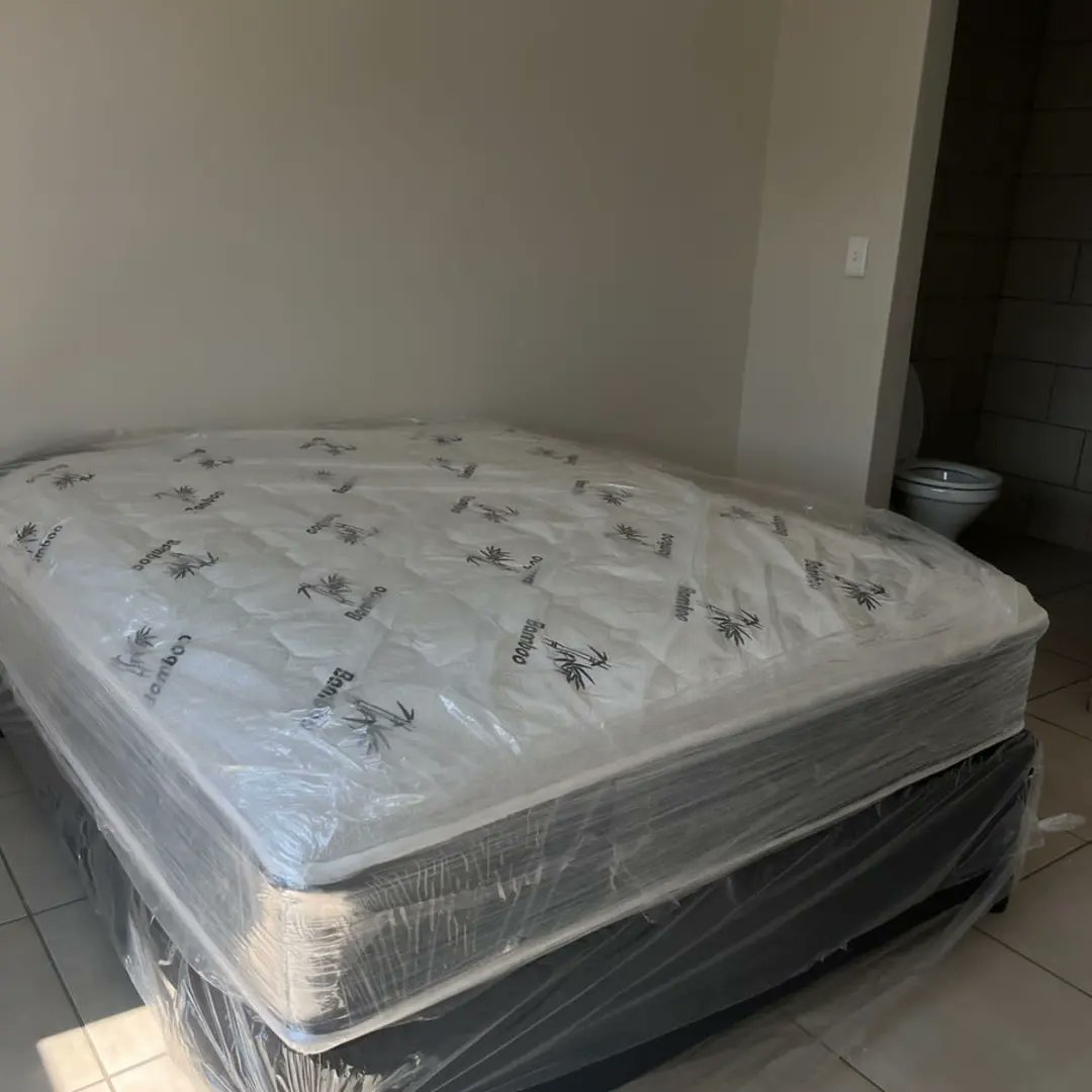YasemziniSA's tweet photo. R200 of every bed and mattress price till #MandelaDay Check F1 and F2.

Same day delivery Gauteng
Pay upon delivery
WhatsApp: 069 137 5472

#MaskSingerSA Thabo Bester #Amakhosi4Life #Mnike Burger King Wimpy Gucci #RHOC #PodcastAndChill Sundowns Emtee Mayweather Maseko Oprah https://t.co/wXCKiMaU79