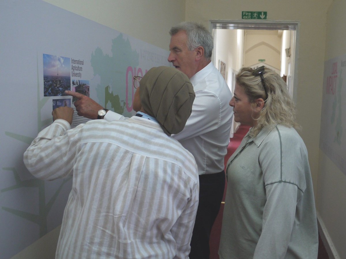 RoyalAgUni's tweet image. A tree planting ceremony was held this week to celebrate a visit of delegates from Sharjah Private Education Authority and the University of Sharjah. This follows a previous visit with @BristolUni to Sharjah, to sign an agreement to deliver education and research programmes.