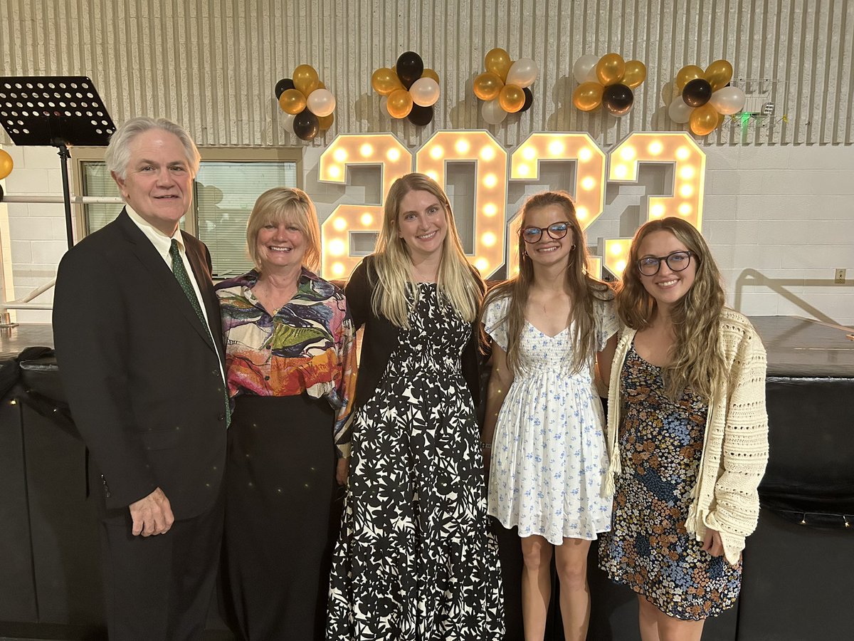 Warriors4Peace's tweet photo. Congratulations to our new W4P scholarship winners!
Juan Piza - St. Phillip Neri- will attend @ScecinaNow 
Jocelyn Garcia - St. Phillip Neri - will attend @roncallihigh
Sylvia Miller - Christ the King - will attend @BishopChatardHS 

You have a team of warriors behind you! https://t.co/1tIBlfvKbC