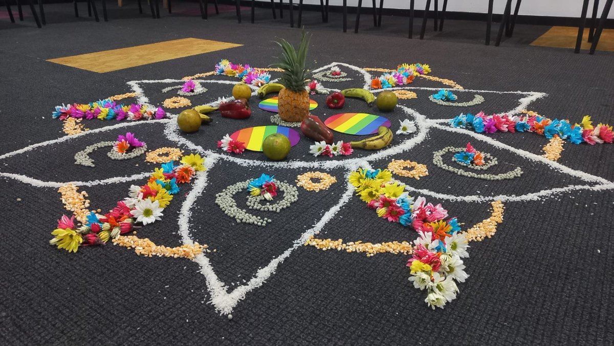 UnidadVictimas's tweet photo. 📷| En Medellín avanza el primer encuentro nacional de democracia e igualdad de delegados del enfoque LGBTIQ+, de las mesas departamentales de participación efectiva de víctimas del conflicto armado. #CambiamosParaServir https://t.co/ycsUA6jrOt