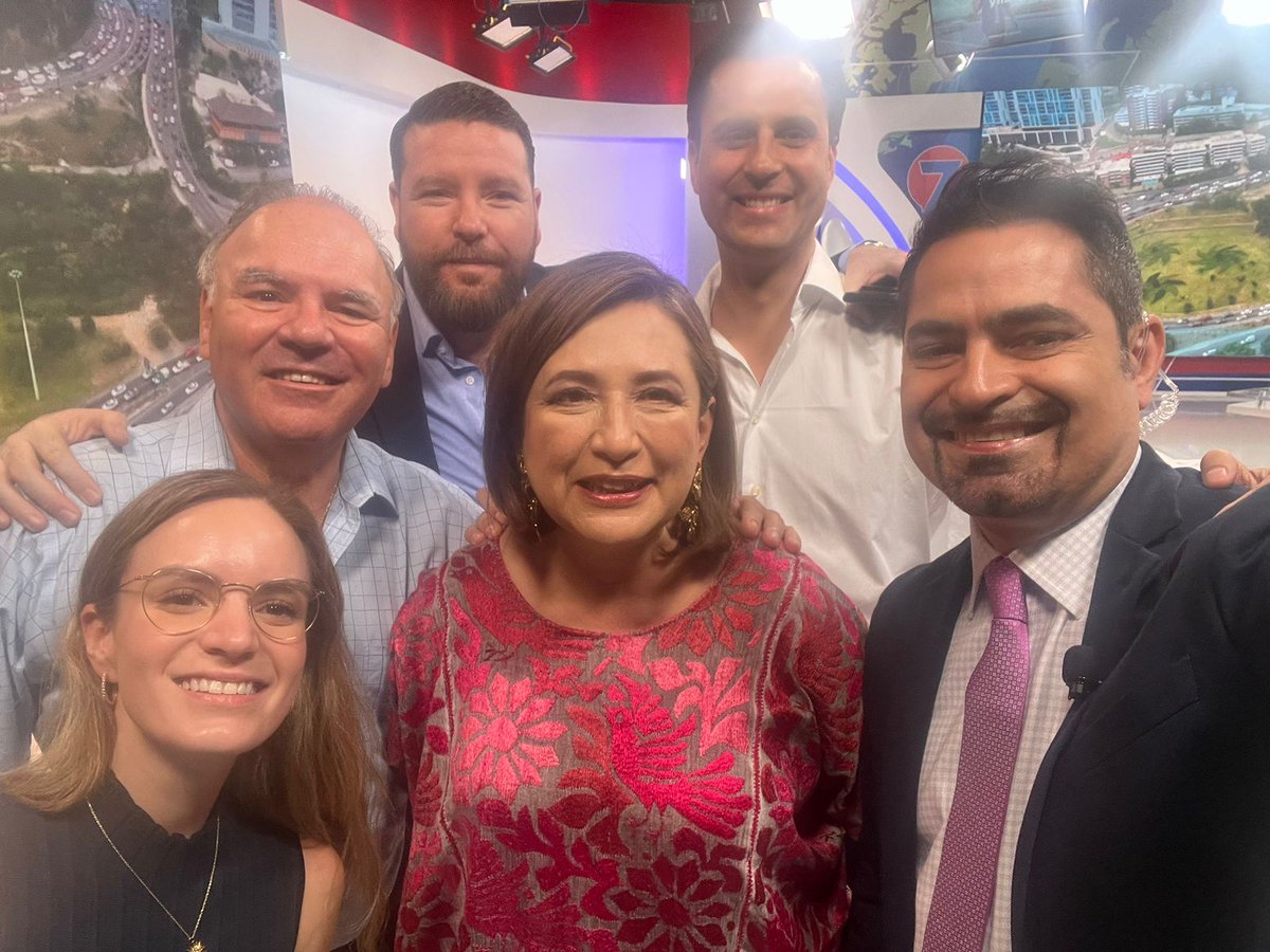 TOPITO58's tweet photo. Orgulloso de apoyar a la futura presidenta de México... https://t.co/aRLP8v1QW6