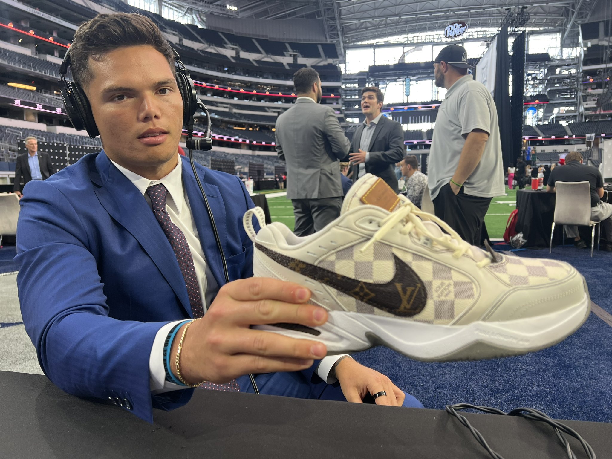 Dylan Buckingham on X: Here's the custom Louis Vuitton's Dillon Gabriel is  rocking at Big 12 Media Day. #Sooners  / X