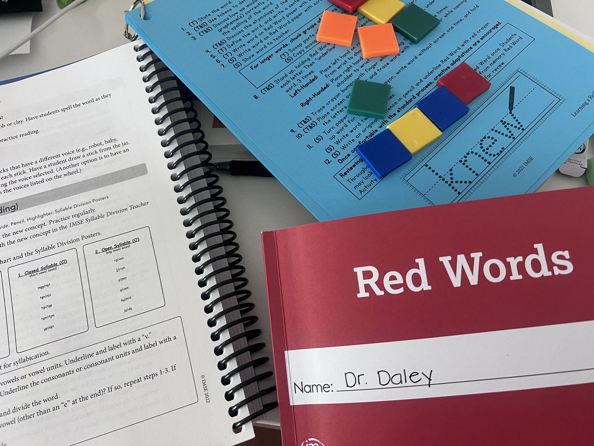 Hamilton_ElemSD's tweet photo. Educators at Hamilton do what it takes (even during summer) to grow in our practice. 17 staff members were trained in Orton Gillingham through IMSE to ensure that each Hero at Hamilton is an empowered reader. #thecommunitythatCAN! @sdschools @dr_daley_b https://t.co/ojAsfhZ9Mv
