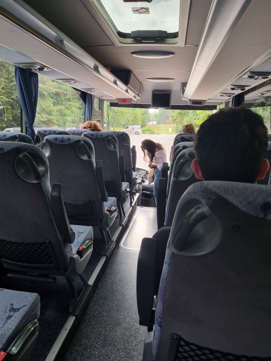 evastudira's tweet photo. Če bi se šel kakšen lokalni/državni politik vozit z busom iz Nove Gorice do Ljubljane, bi štekal, da storitev ni vredna niti cene tiste zastonj karte, ki jo dobijo upokojenci. Ker nobrn nima dovolj časa za vso to nesmiselno logistiko https://t.co/dl71bdIQhR
