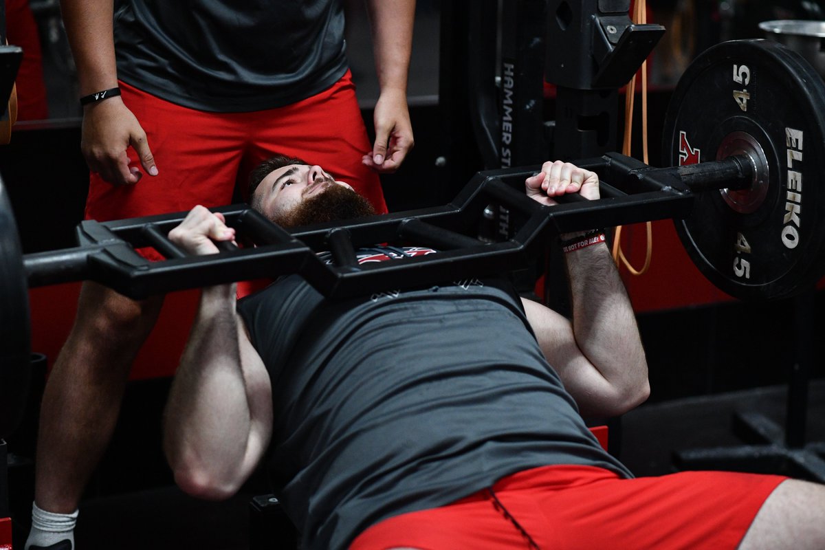 ysufootball's tweet photo. Young Guins Putting in the Work! 🐧💪

#GoGuins // #LeaveNoDoubt https://t.co/zJDtsSmJfi