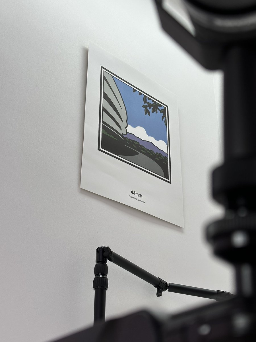 TheiCollection's tweet image. 🎁 CONCOURS N°4

👕 Gagne un dernier t-shirt exclusif Apple Park (M ou L) 

Pour participer : 

1️⃣ Suis @TheiCollection 
2️⃣ RT ce post 

Je vous donne tous les résultats des concours lundi 🙏