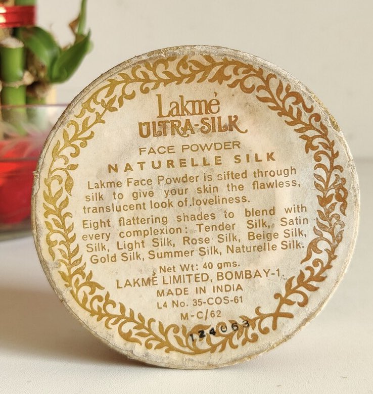 full2nautanki's tweet photo. @ILoveLakme do u guys still make #LakemUltraSilkFacePowder ? #Vintage https://t.co/jFDUAY0Luq