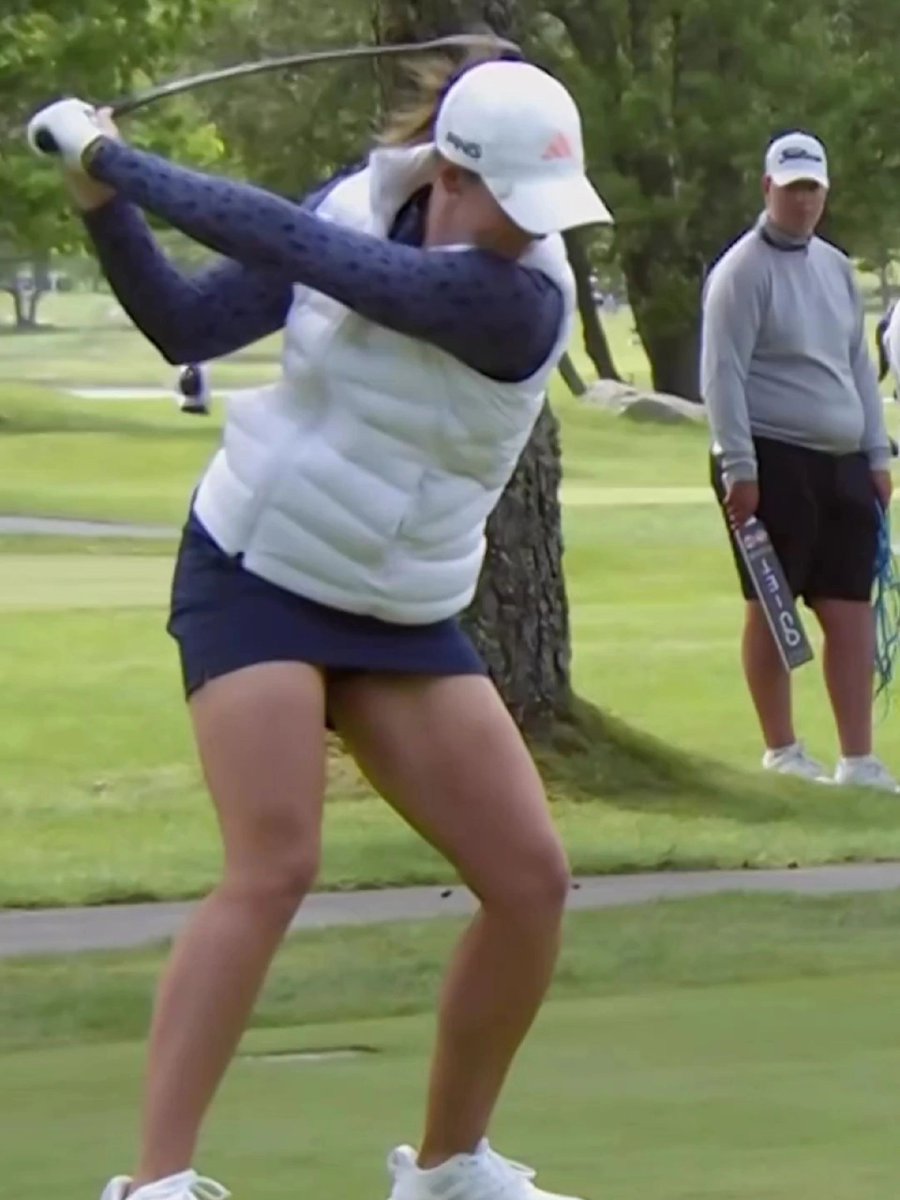 LashaunHaglund1's tweet image. Swing position, have you learned it yet 🔥🔥#lovelifelovegolf #notesinspiration #golfswing #lovelifelovegolf #golf #golf course #golf wear #golf clubs #together