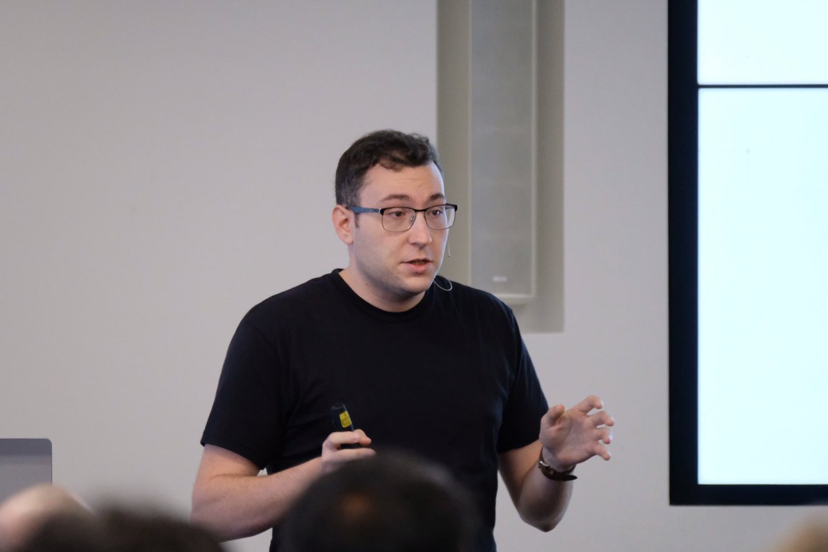 RefactorSocial's tweet photo. LLMs aren’t magic. “They are awesome though!” @JasonEtco #RefactorDX https://t.co/tlBmYJwm65