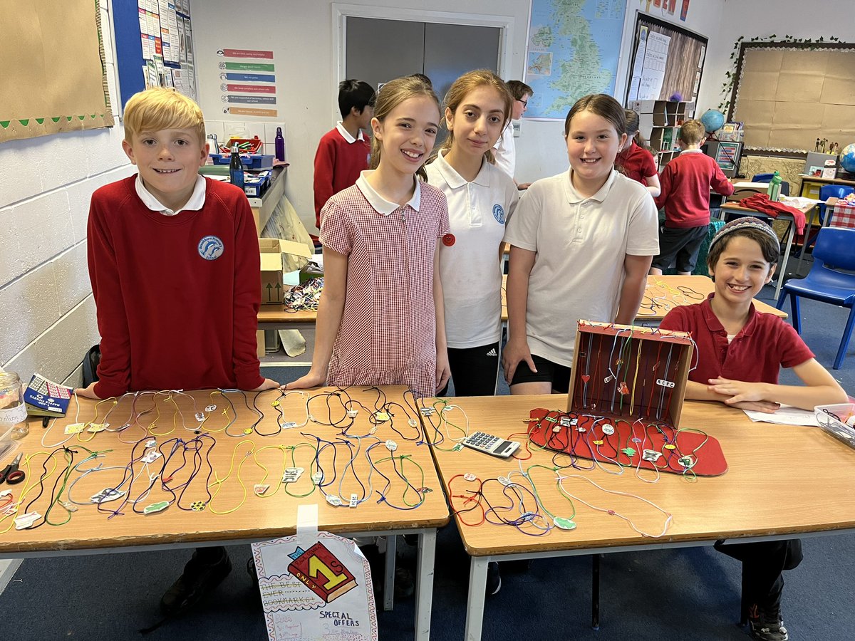 Miss Taylor tweet media