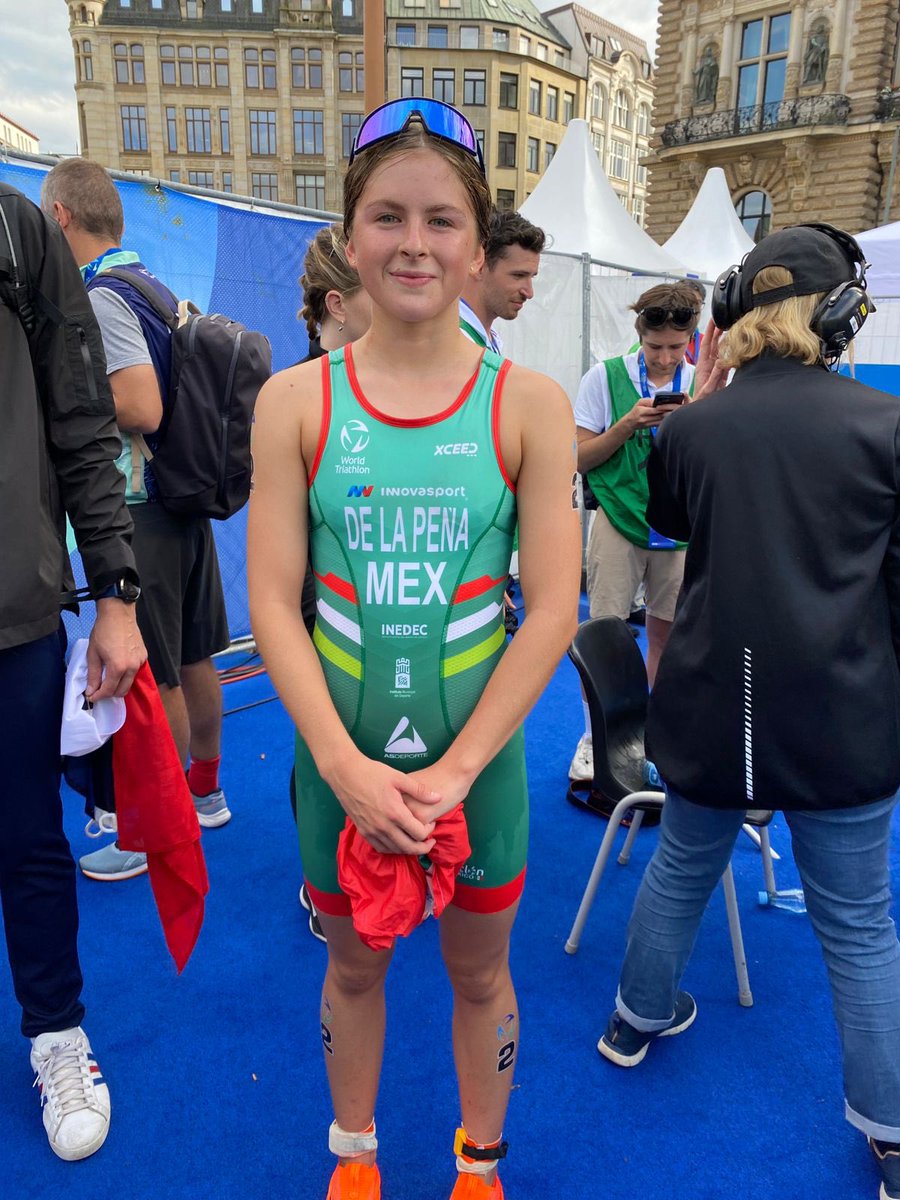 FedMexTriatlon's tweet photo. Premiación 🥈Jimena de la Peña 🇲🇽 en el Campeonato Mundial de Triatlón Junior Hamburgo 2023.
¡Muchas felicidades Jime!
#teammex https://t.co/8XienkTwhe