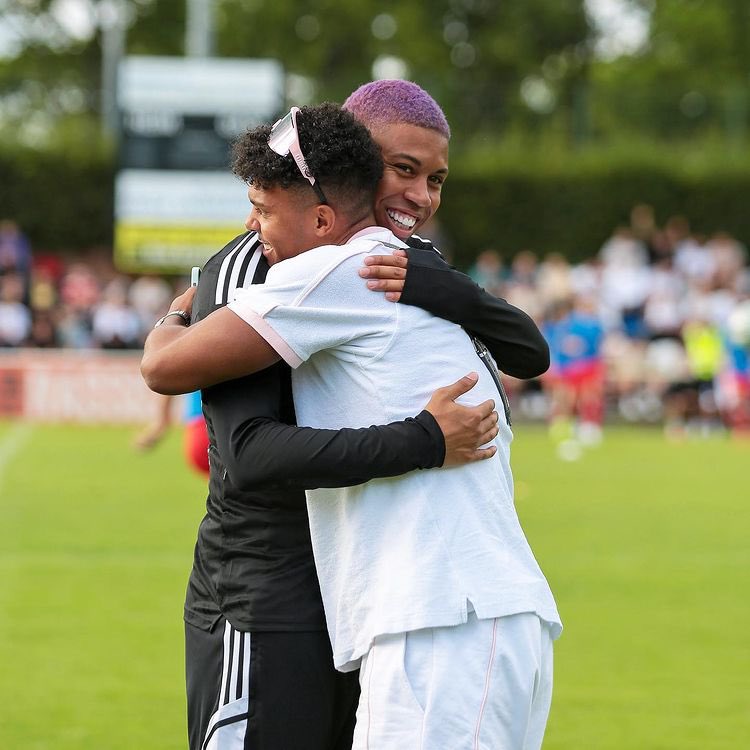 TarikTecca's tweet image. 👩🏼: Was ist Liebe für dich?

Ich: