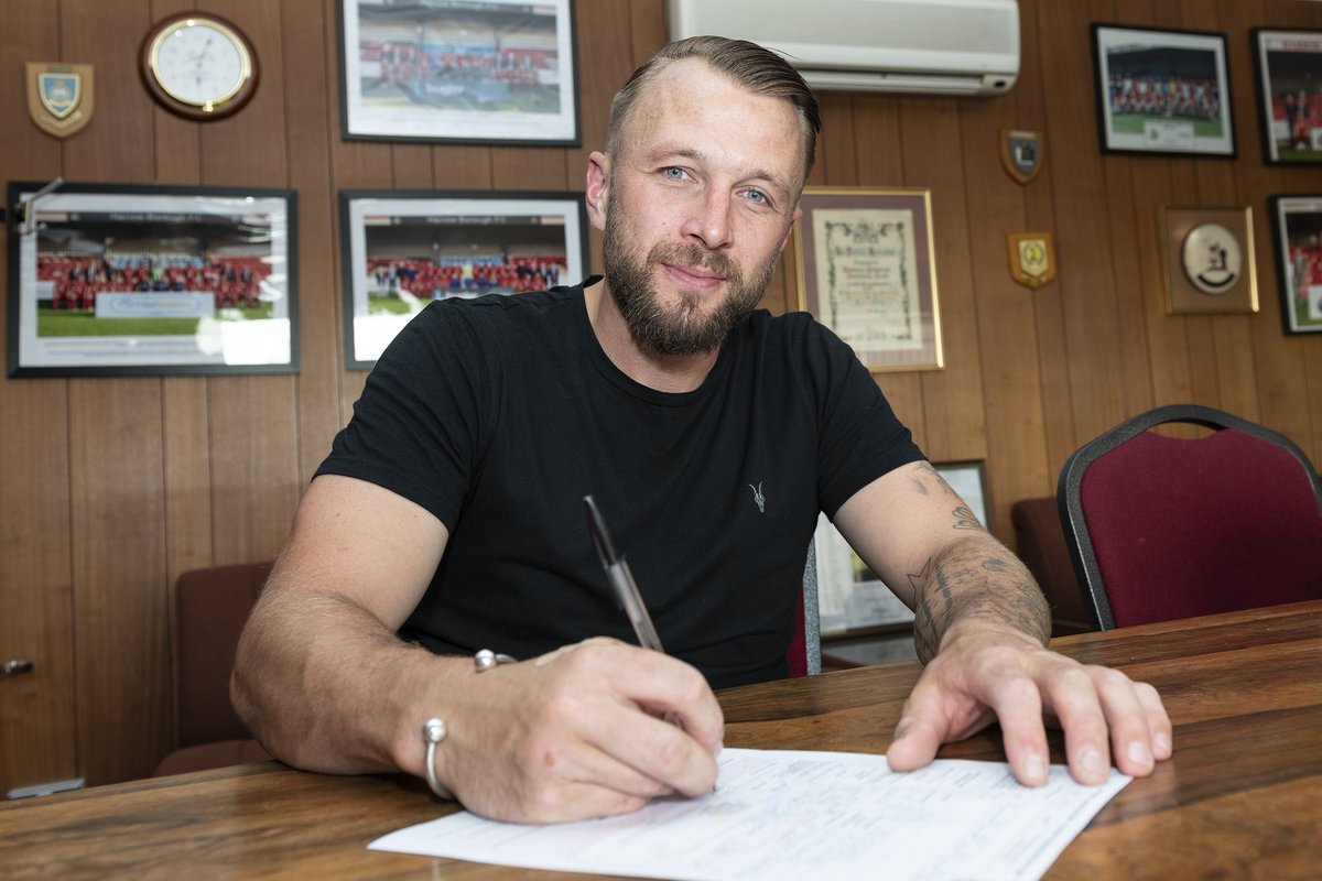 harrowboroLive's tweet photo. ✍🏻 𝗡𝗲𝘄 𝗖𝗹𝘂𝗯 𝗖𝗮𝗽𝘁𝗮𝗶𝗻 

We are pleased to announce the signing of defender Reece Yorke, who also becomes our new first team captain.

More at: https://t.co/8ZtELR3Flf

📸 Bruce Viveash https://t.co/kwGLn4tJJx