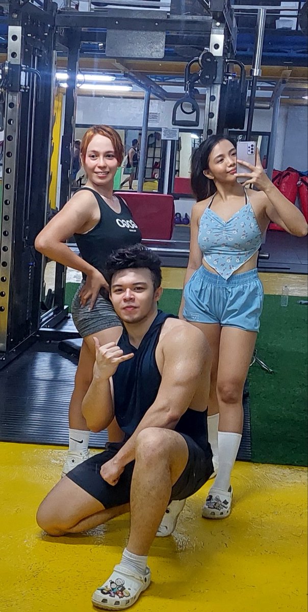 MikeG_TV's tweet photo. Back 🤸🏿‍♂️ training 🤸🏿‍♂️ yesterday 🤸🏿‍♂️
(Di ko rin alam bat may pump yang triceps ko 🤣) https://t.co/yhuKZXvoKf