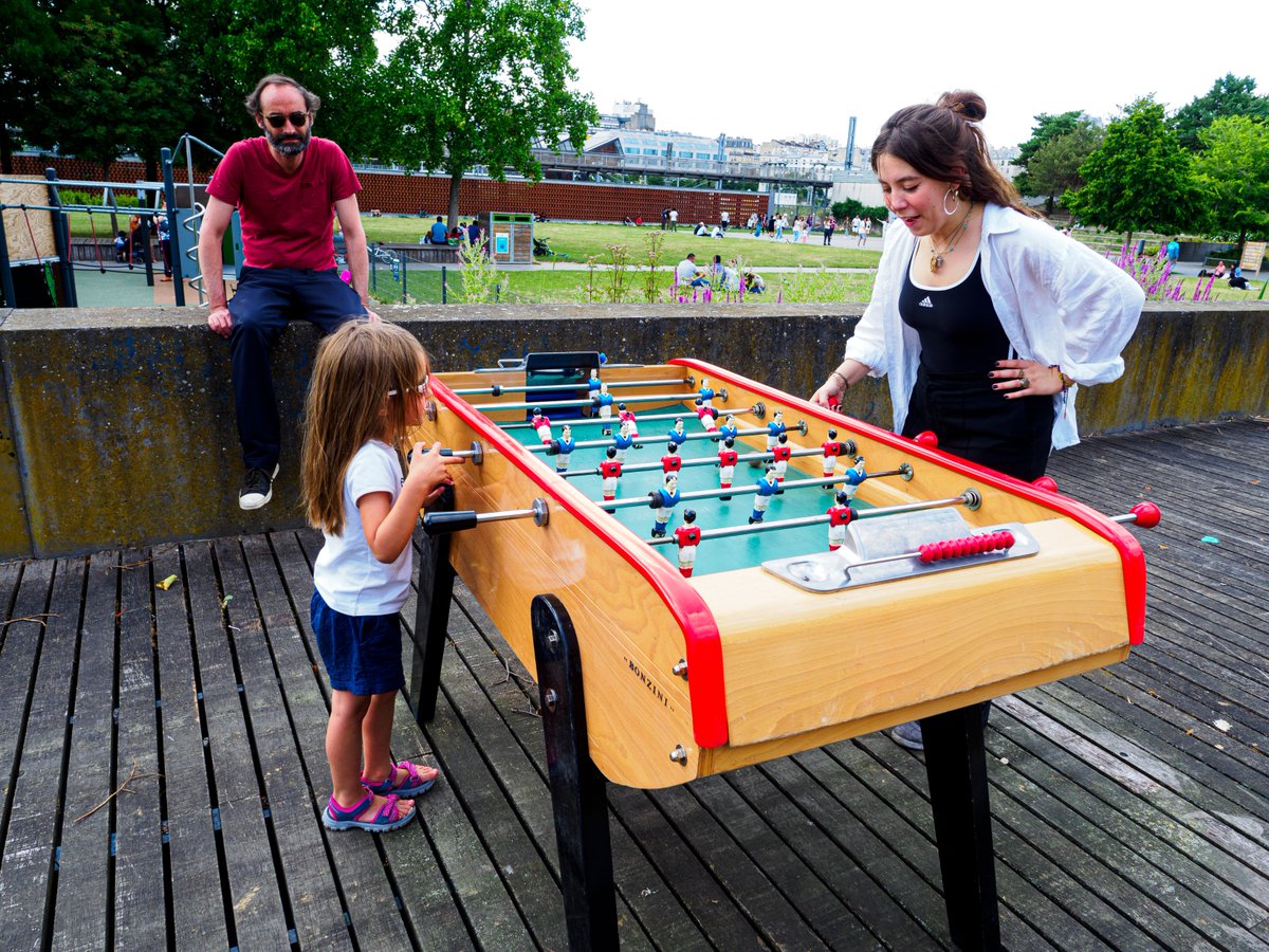 GrandParquet's tweet photo. Retour sur le lancement de Tranquille, la guinguette éphémère du Grand Parquet ! ⛱
Une belle fin de journée, familiale et conviviale ! La guinguette continue jusqu'au 28 juillet, du mercredi au vendredi, 18h → 21h. 📣

plus d'infos → https://t.co/evOeSpOwD9
📸Marie Charbonnier https://t.co/QeP8Tvl5XT