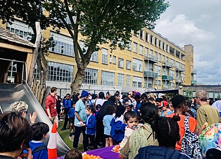 Thank you so much  <a href="/ShacklewellE8/">Shacklewell Primary</a> <a href="/BevDickinson4/">Bev Dickinson</a> for a fabulous festival of fun. We also enjoyed joining the fun at the end of the day 😍 💃🏼 🏀 🪘 🍰