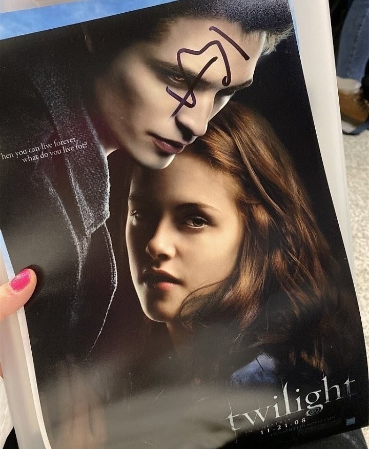 twilightandsaga's tweet photo. There’s not a day that goes by where I don't think about this pics.

#KristenStewart
#RobertPattinson
#Robsten https://t.co/SNsTtB4Ttz