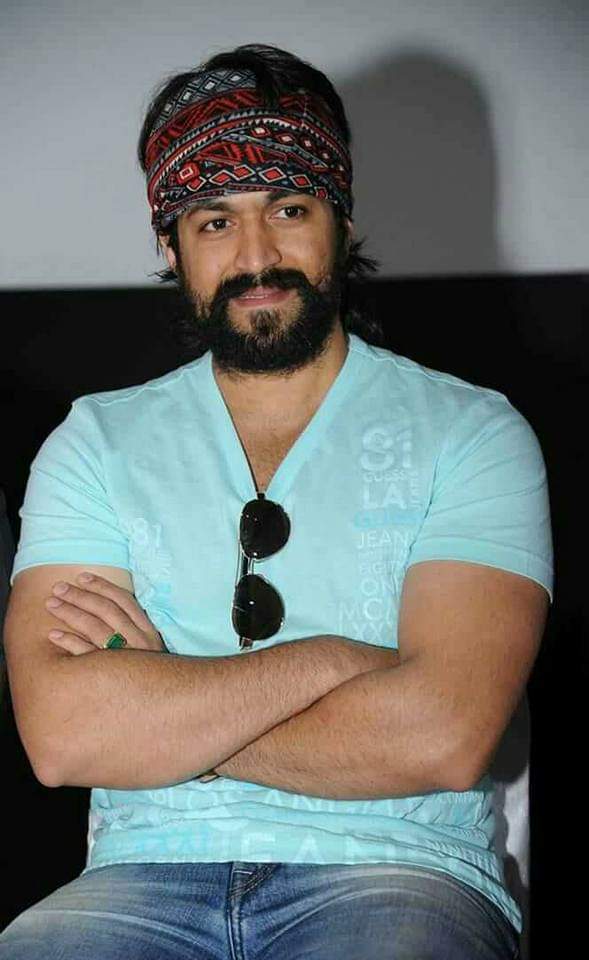 TheNameIsGopi's tweet photo. He always supported &amp; Never Degraded new talents.!
His Producers Never Cried Or Complained about loss!
Never Shows attitude of high success or experience!
Never stayed in safe zone by doing remakes, always aims to extend KFI market!

The Name Is Yash!!

 @TheNameIsYash
#Yash19 https://t.co/K96474dTPk