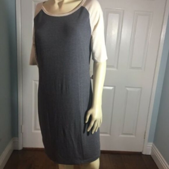 KemSpired's tweet photo. So good I had to share! Check out all the items I'm loving on @Poshmarkapp #poshmark #fashion #style #shopmycloset #anthropologie #rareeditions #lularoe: https://t.co/P1W7Y46Yjl https://t.co/aUyeRIzFbw