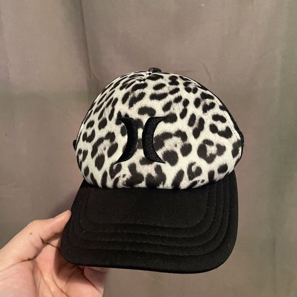 So good I had to share! Check out all the items I'm loving on <a href="/Poshmarkapp/">Poshmark</a> #poshmark #fashion #style #shopmycloset #porschedesign #kanvas #hurley: posh.mk/hDkA6e19oBb