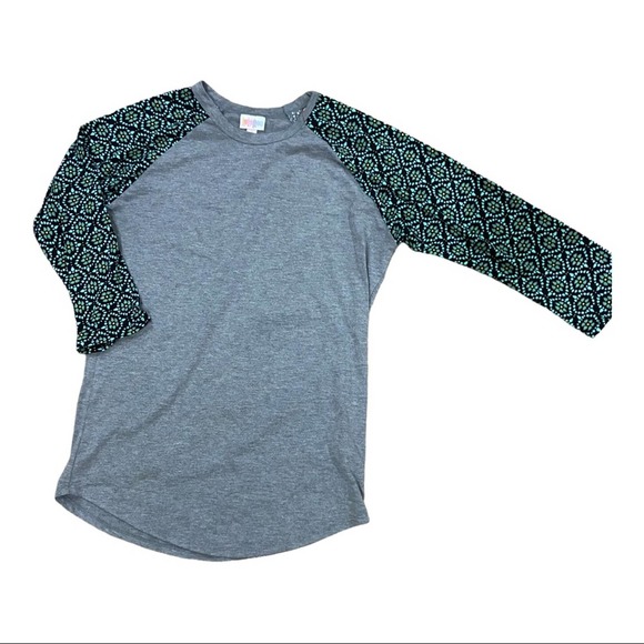 So good I had to share! Check out all the items I'm loving on <a href="/Poshmarkapp/">Poshmark</a> #poshmark #fashion #style #shopmycloset #fabletics #lularoe: posh.mk/jpH5Yy59oBb