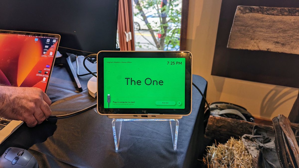 LimitlessAV's tweet image. The Limitless AV team had a blast at @logitech&apos;s Raising the Bar event at SALTLIK in Calgary! It was great to see our friends and industry partners alike.

Thanks to @logitechbiz for putting on a great event! Yeehaw!

#Logitech #NewLogicOfWork #Calgary #CalgaryStampede