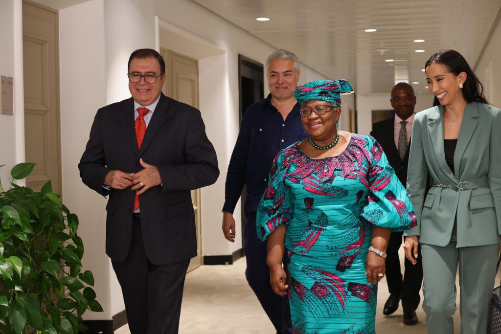 NOIweala's tweet photo. With H.E Fredis Cerrato, Minister of Economic Development of Honduras, the indomitable Amb @CastilloDacio &amp; DPR Alana Lanza. Discussed Honduras’ Trade Policy Review, ratification of fish, Investment Facilitation for Development, e-commerce &amp; issues of trade &amp; climate @SDEHonduras https://t.co/oLUelSCiqf