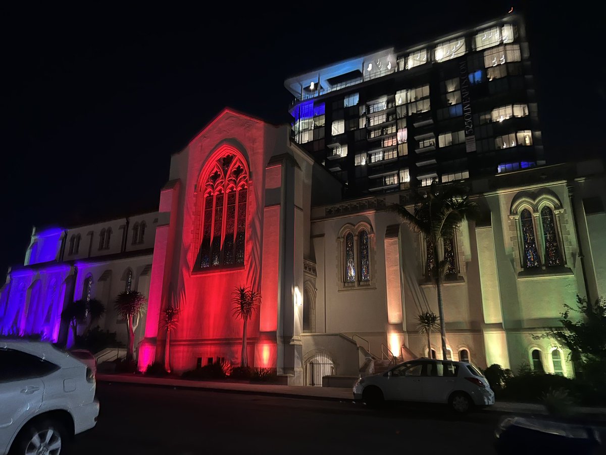 IAmDarshPatel's tweet photo. Our team had fun last night connecting at a Pride social hosted by multiple San Diego County Dem clubs in Hillcrest. We are as committed as ever to showing solidarity with our LGBTQ+ community. #yesshehas #yesshecan #yesshewill #lovewins ๐๐ณ๏ธโ๐๐ณ๏ธโโง๏ธ https://t.co/gaY9ChA6HU
