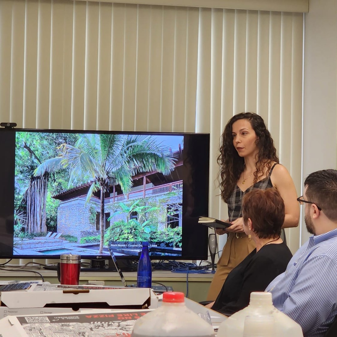 FIU_MBUS's tweet photo. Students from our program presented their projects at  the MBUS LEADS meeting!
#FIU #FIUCARTACreativeForcesatWork #FIUCARTALeads #FIUCARTA #LEADERS #FIUCARTALeads https://t.co/S7D9fpe6XN