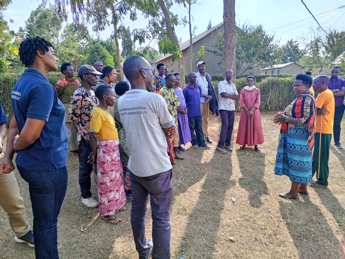 rwamrec's tweet photo. Today, RWAMREC staff conducted a field visit to monitor couples benefiting from the Journey of Transformation (JOT) through the #BAHO project in @GatsiboDistrict and @NyagatareDistr. They listened to the couples' stories to identify strengths and barriers to making a true impact. https://t.co/iCqEOmzfQ4