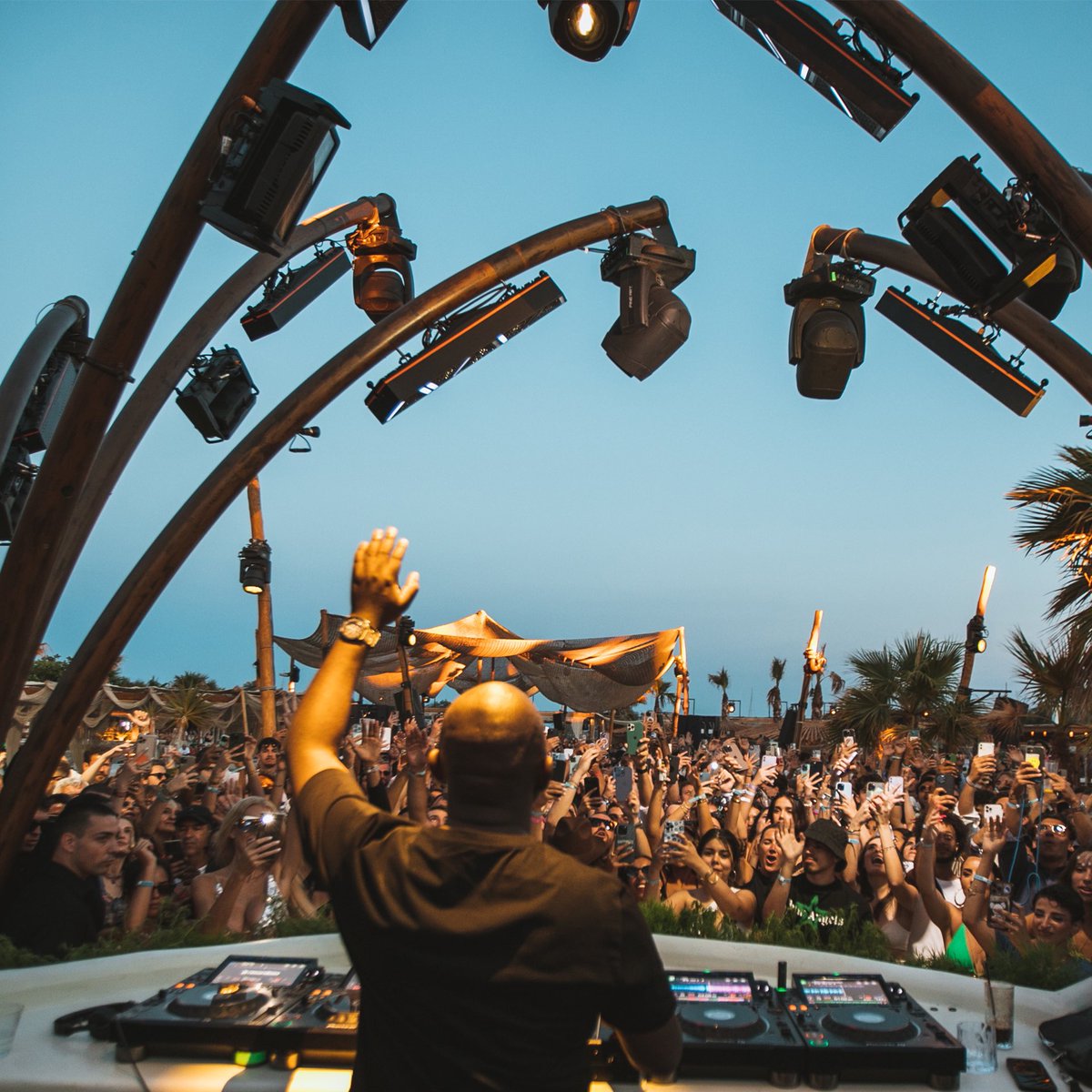 itsThemba's tweet photo. First Mykonos show for the summer supporting @RealBlackCoffee at @SantannaMykonos was a smash! I'll see you again in Mykonos on the 29th of July at @MykonosSuper  

#WhereIsTHEMBA https://t.co/JodfvPuFvT