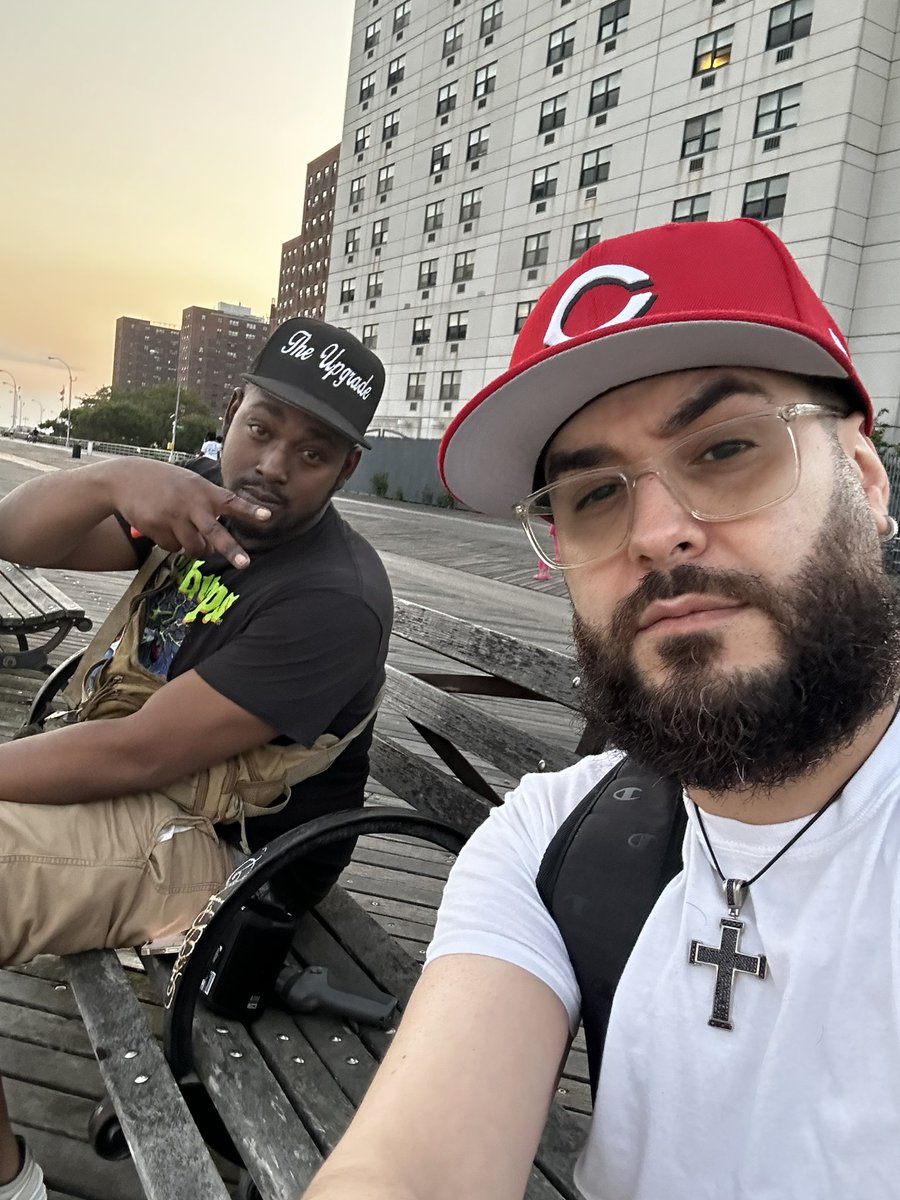 JonDonn's tweet photo. CI chillin💪🏼🌊. https://t.co/ccb7e21jVe