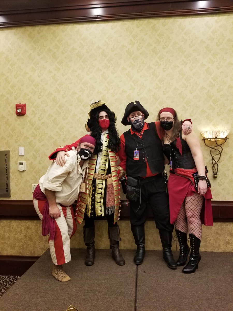 CaptainConCrew's tweet photo. Are you ready for the #CaptainCon costume contest?
It's time to start thinking about your costume, whether its a pirate, a shipman, or even a chef!!!
Comment down below your ideas for the contest! https://t.co/QPy0s4Ld8T